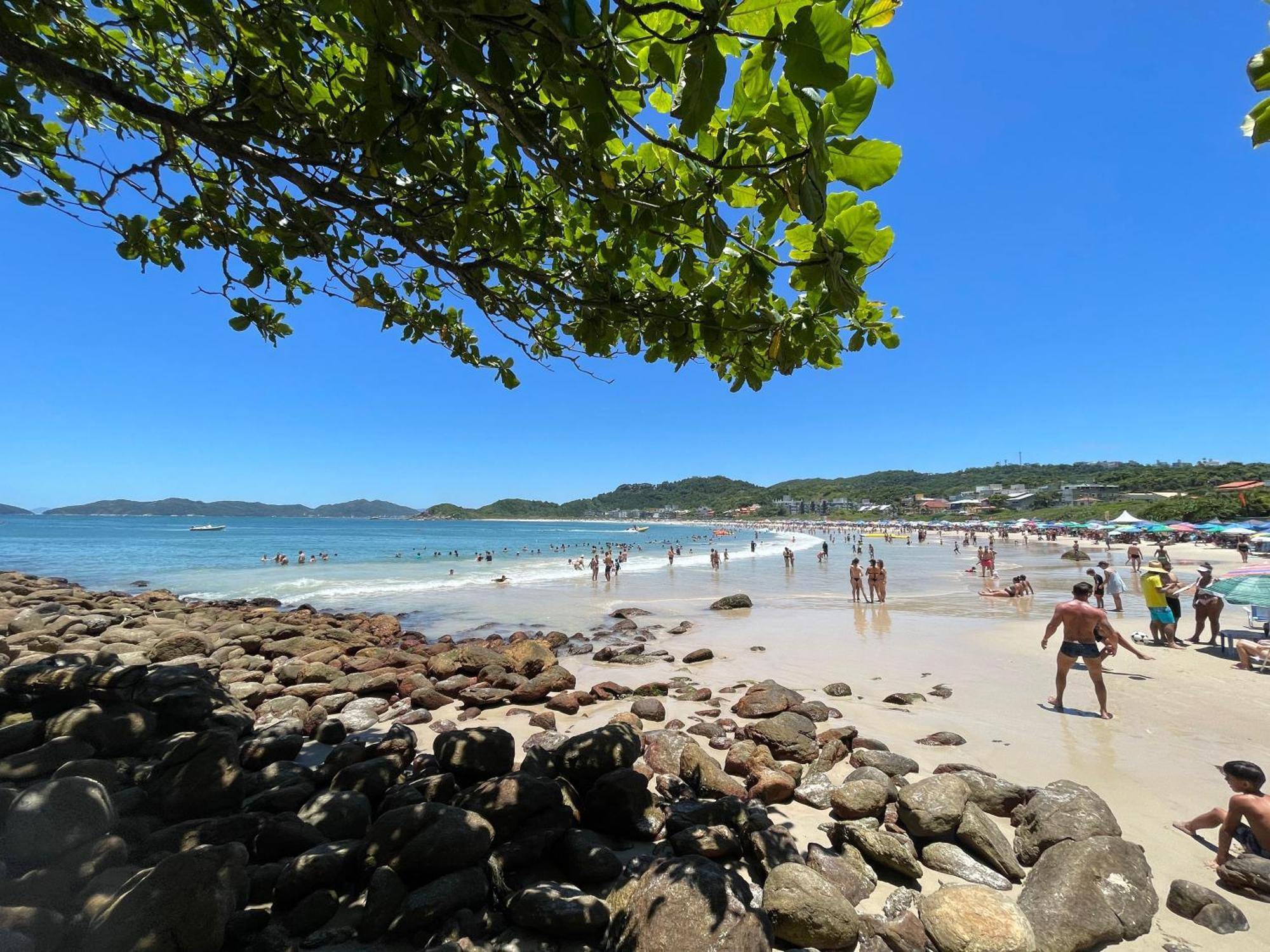 Apto Terreo A 100Mts Do Mar Bombinhas Bagian luar foto